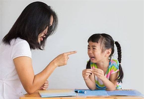 7 Cách nói của mẹ khiến bé nghe lời mà không cần quát mắng